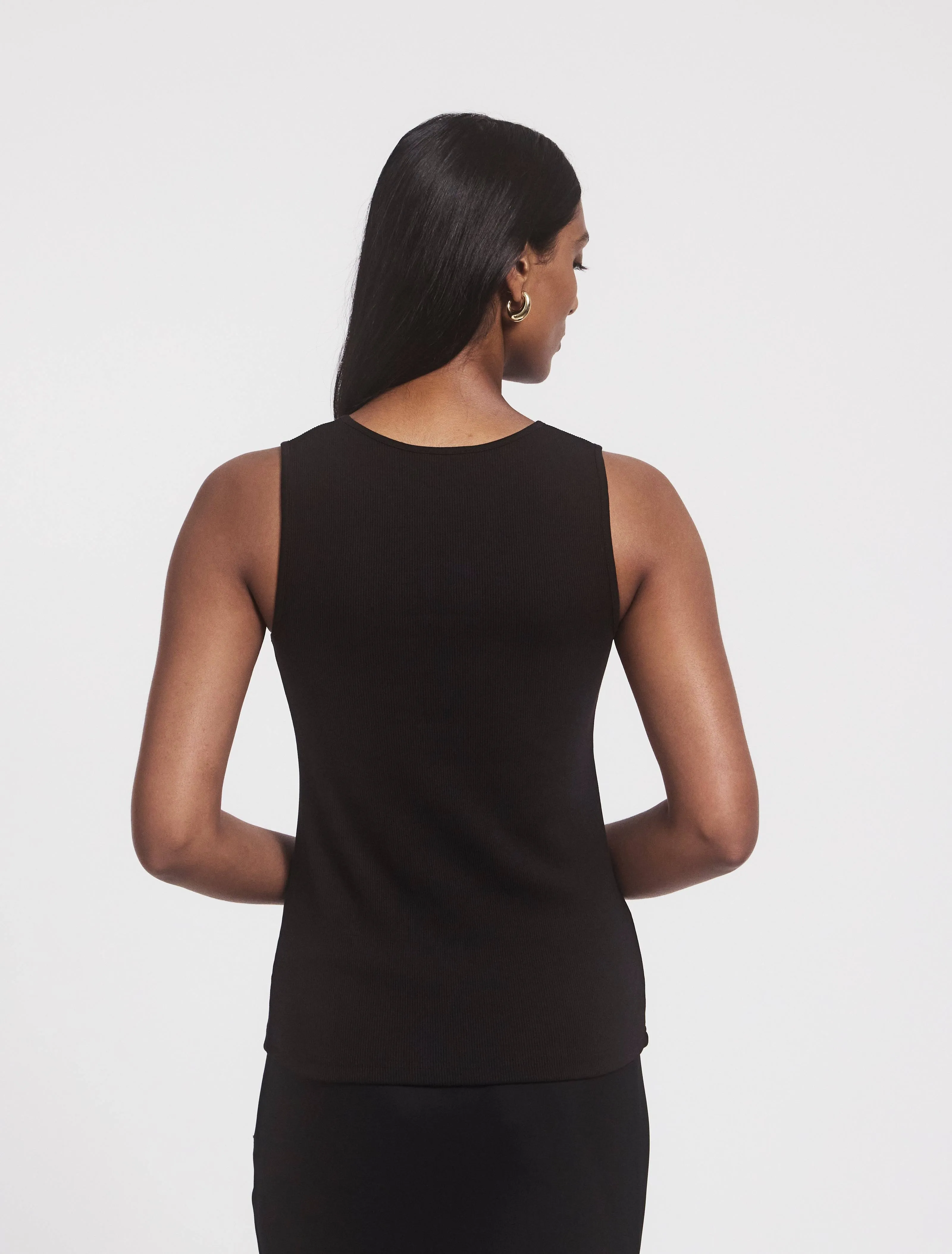 Azami Signature Rib Scoop Tank In Black