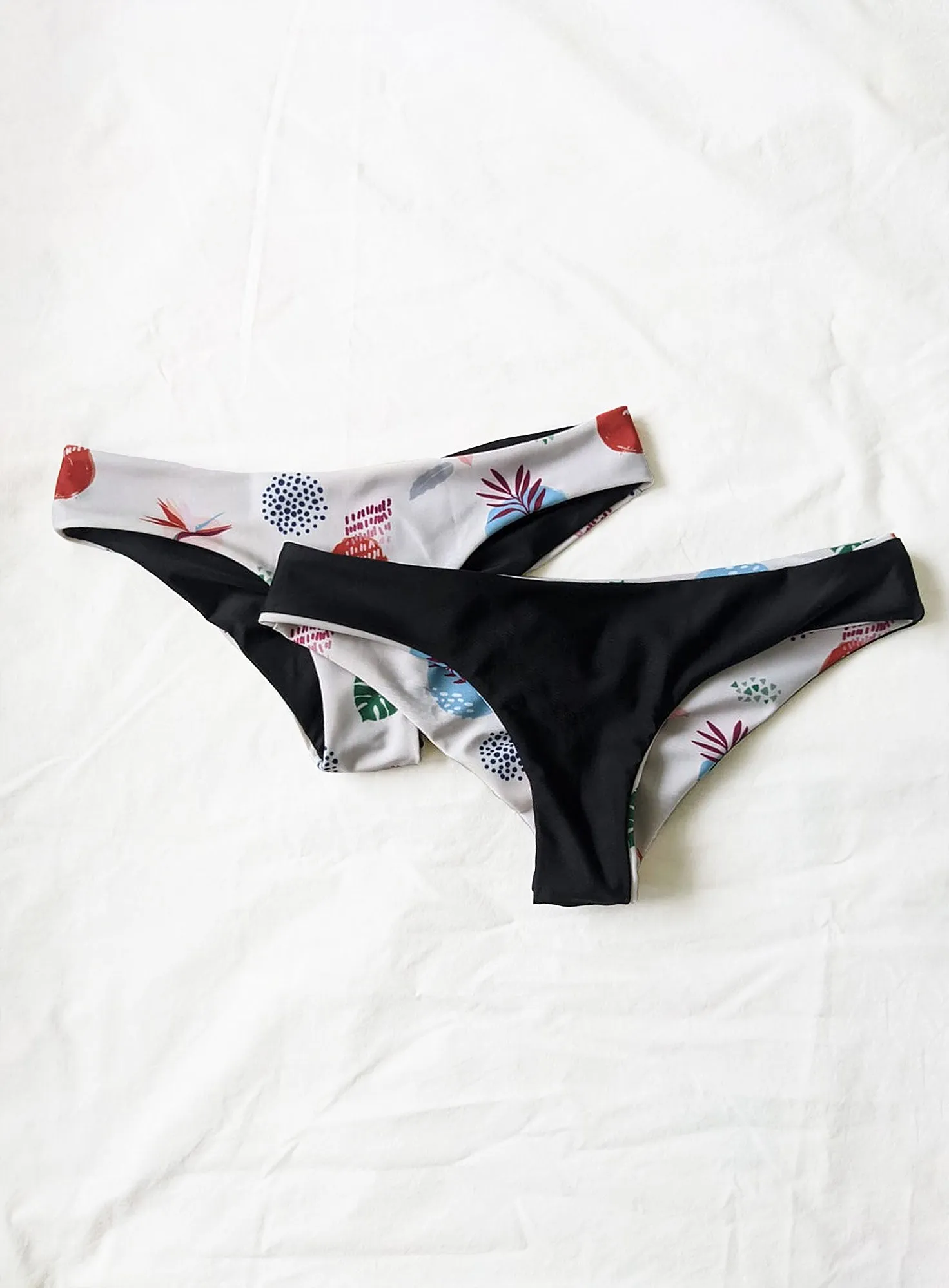 Eve Reversible Cheeky Bikini Bottom - Black/Paradise Print