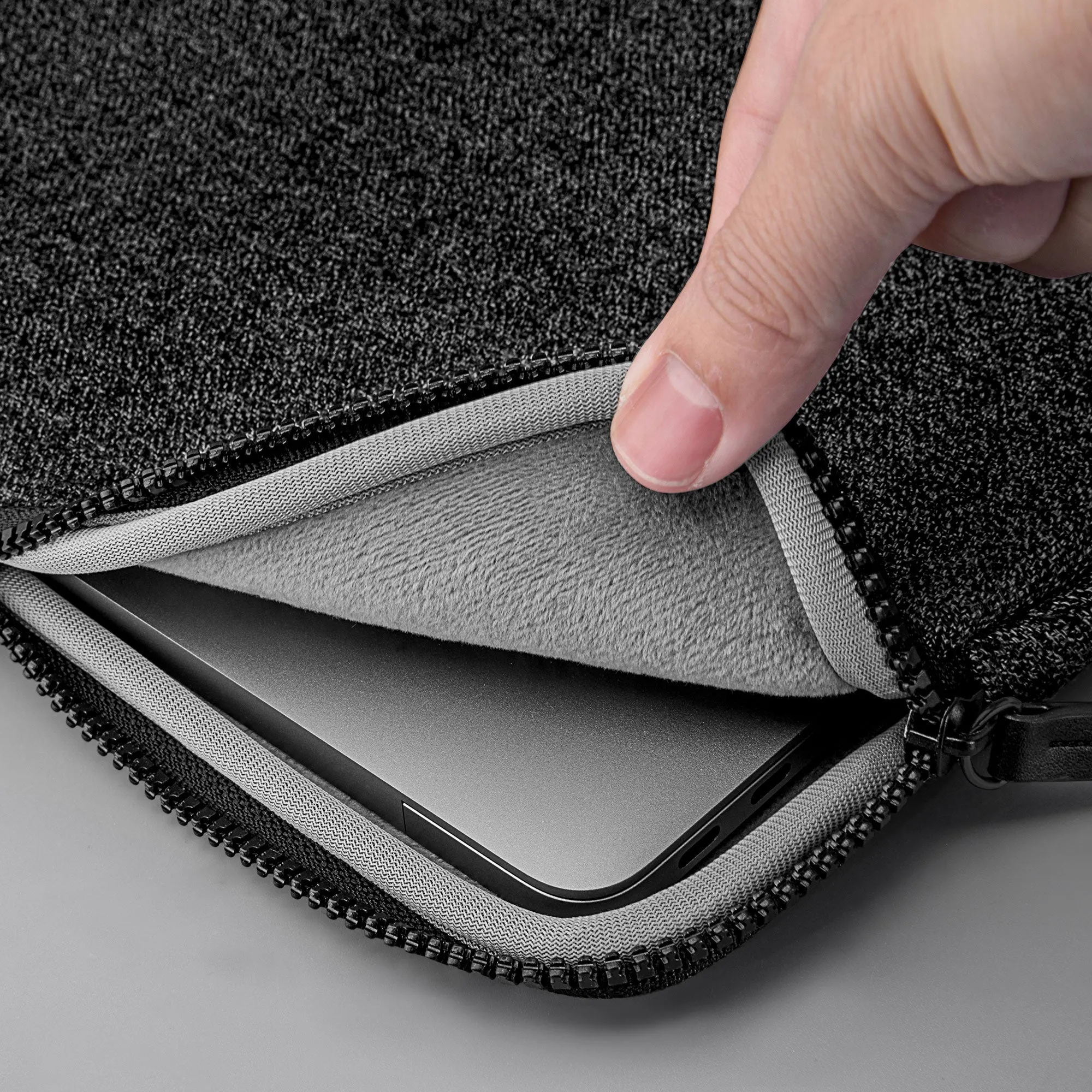 INFLIGHT Protective Sleeve for 14-inch Laptop