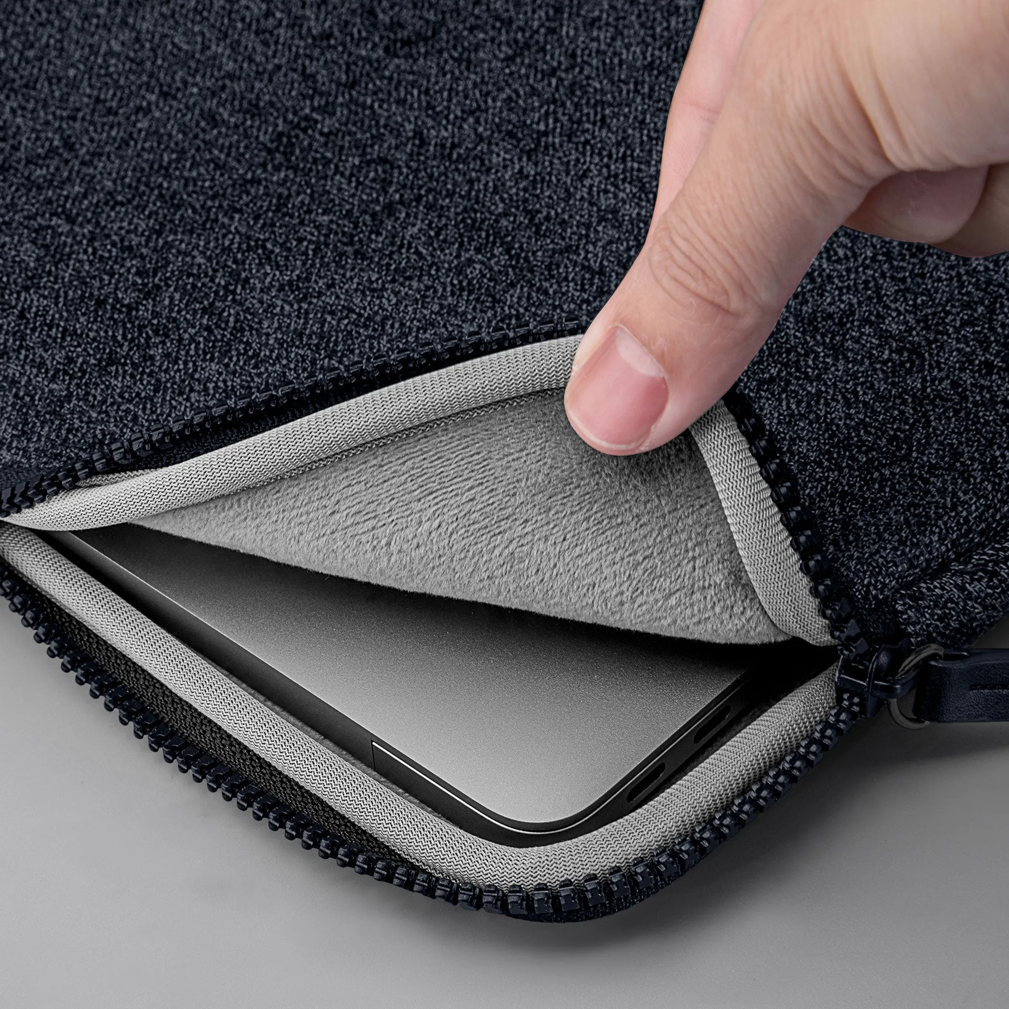 INFLIGHT Protective Sleeve for 14-inch Laptop