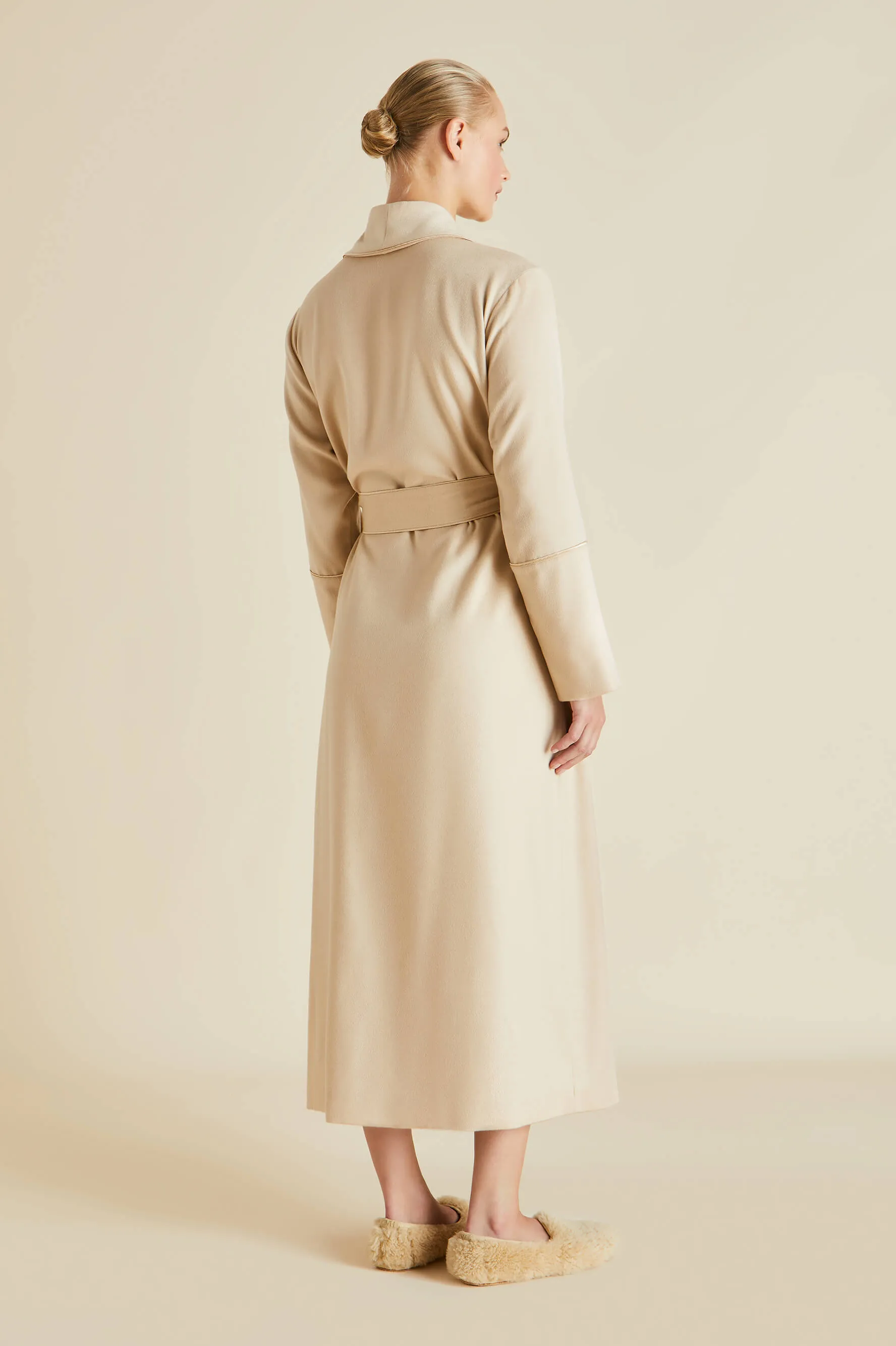 Logan Muscat Beige Robe in Cashmere