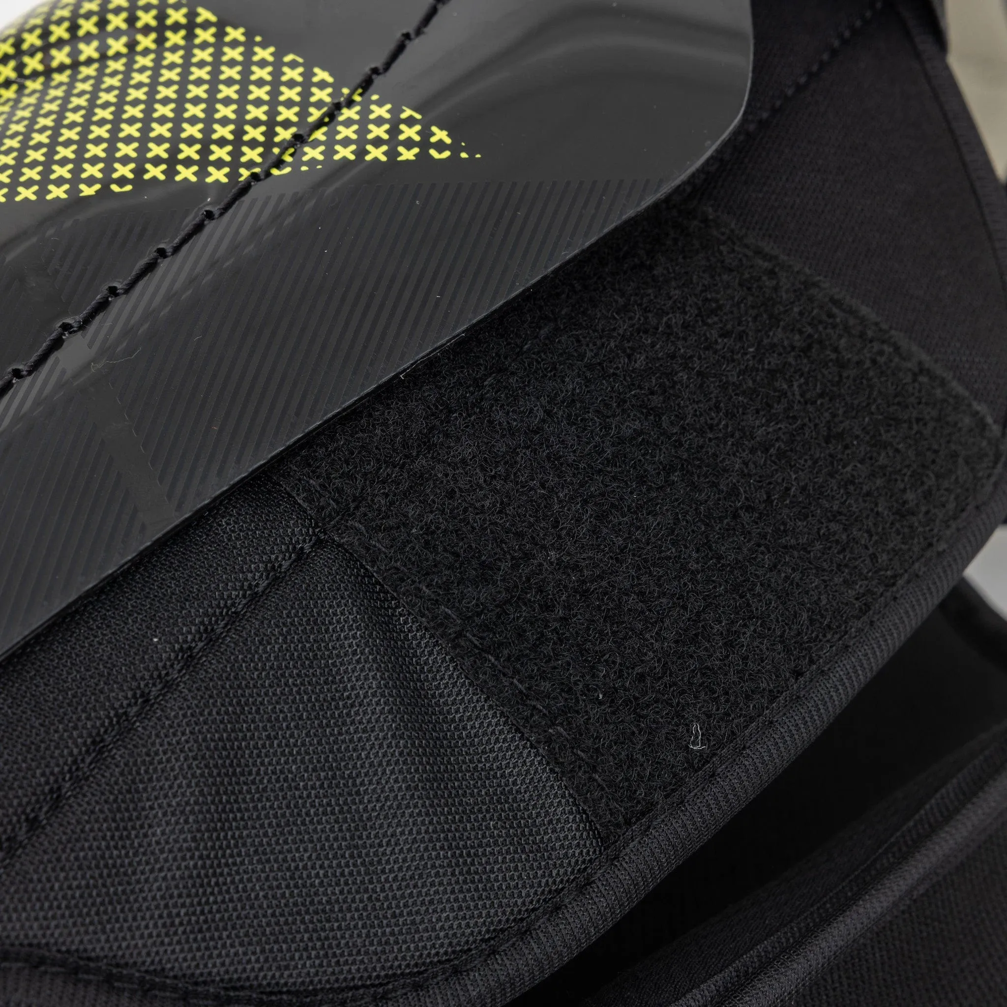 Warrior Alpha Lite Junior Hockey Shin Guards