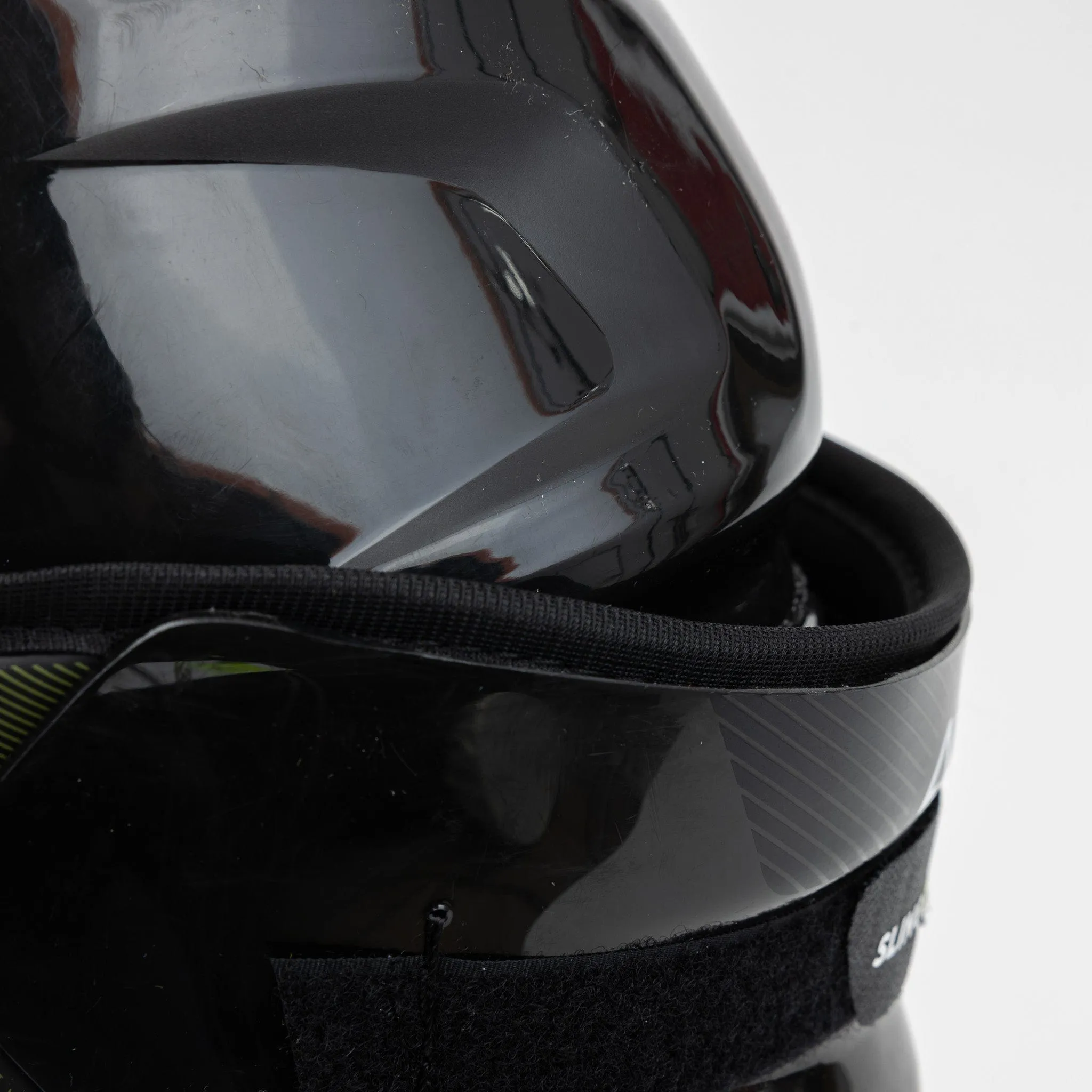 Warrior Alpha Pro Junior Hockey Shin Guards
