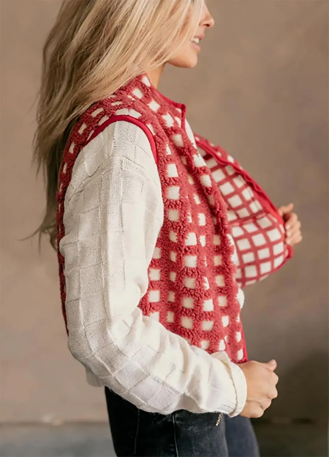 Womens Sleeveless Checkered Sherpa Vest with Pocket Zip Up Fleece Crochet Collar for Style Comfort