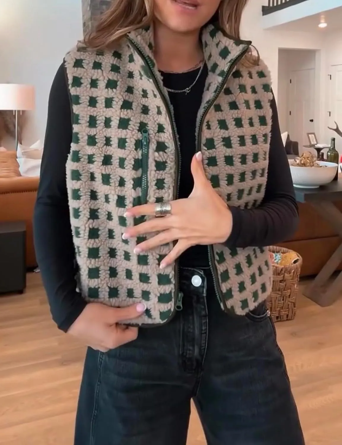 Womens Sleeveless Checkered Sherpa Vest with Pocket Zip Up Fleece Crochet Collar for Style Comfort