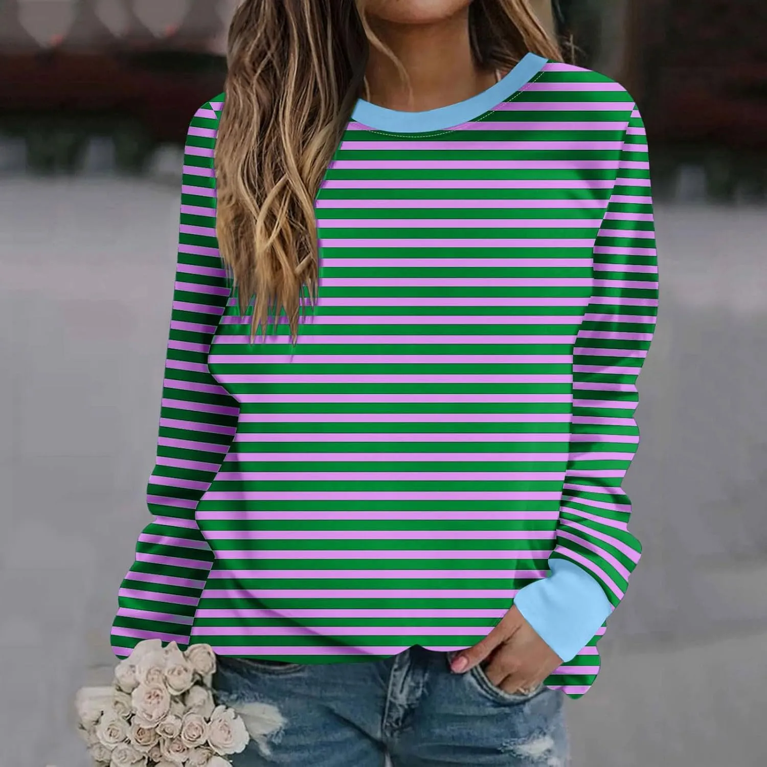 Womens Striped Sweatshirt Trendy Fleece Long Sleeve Crewneck Pullover Tops Regular Fit Fall Fashion Outfits 2024